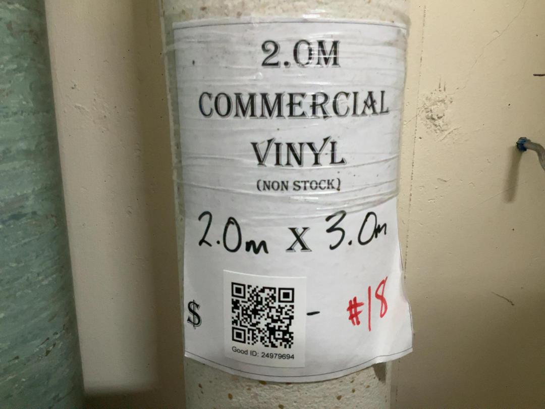 Photo '3' of White stone flecked commercial vinyl Photo '3' of White stone flecked commercial vinyl