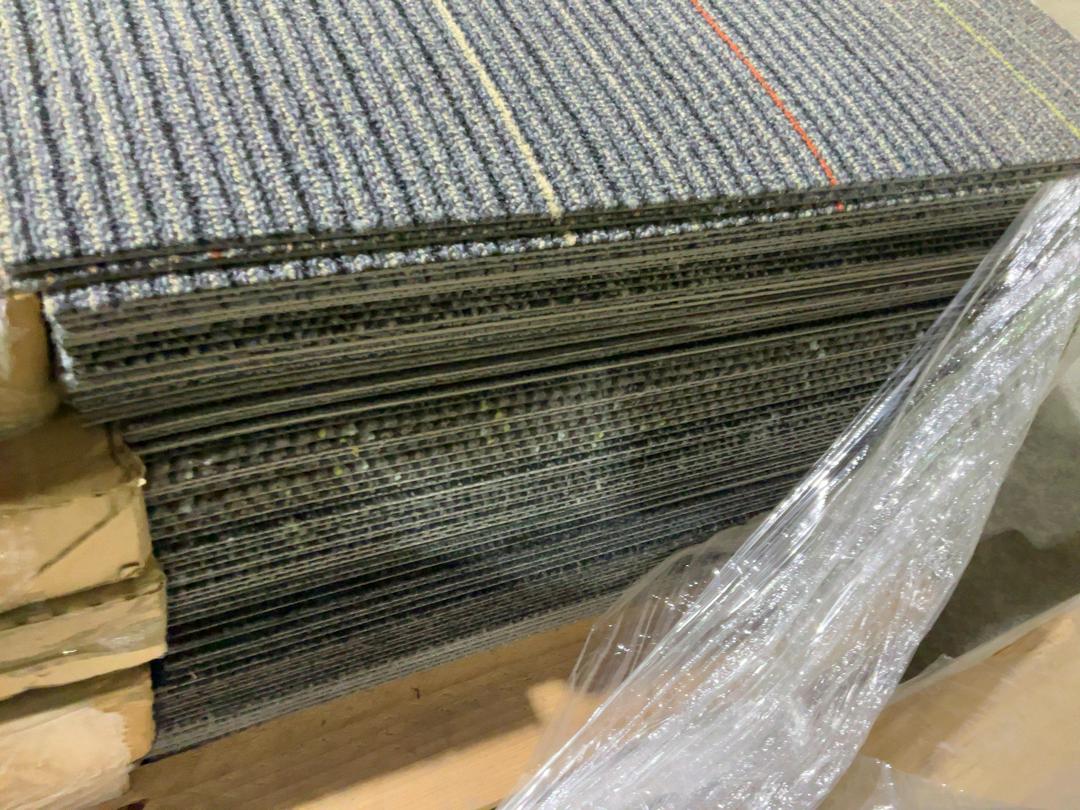 Photo '4' of Pallet of mixed 610mm x 610mm carpet tiles Photo '4' of Pallet of mixed 610mm x 610mm carpet tiles