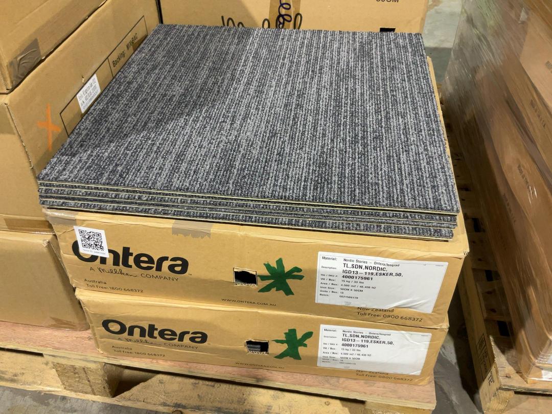 Photo '2' of 2 x boxes of carpet tiles