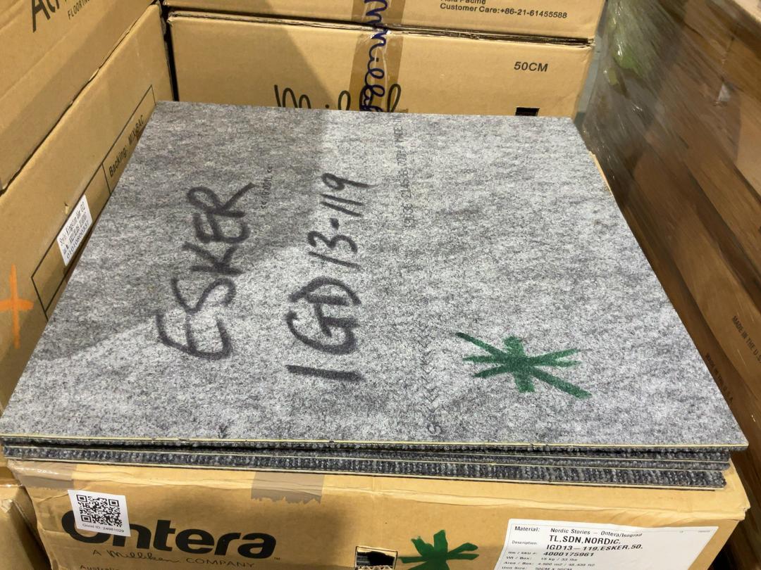 Photo '4' of 2 x boxes of carpet tiles