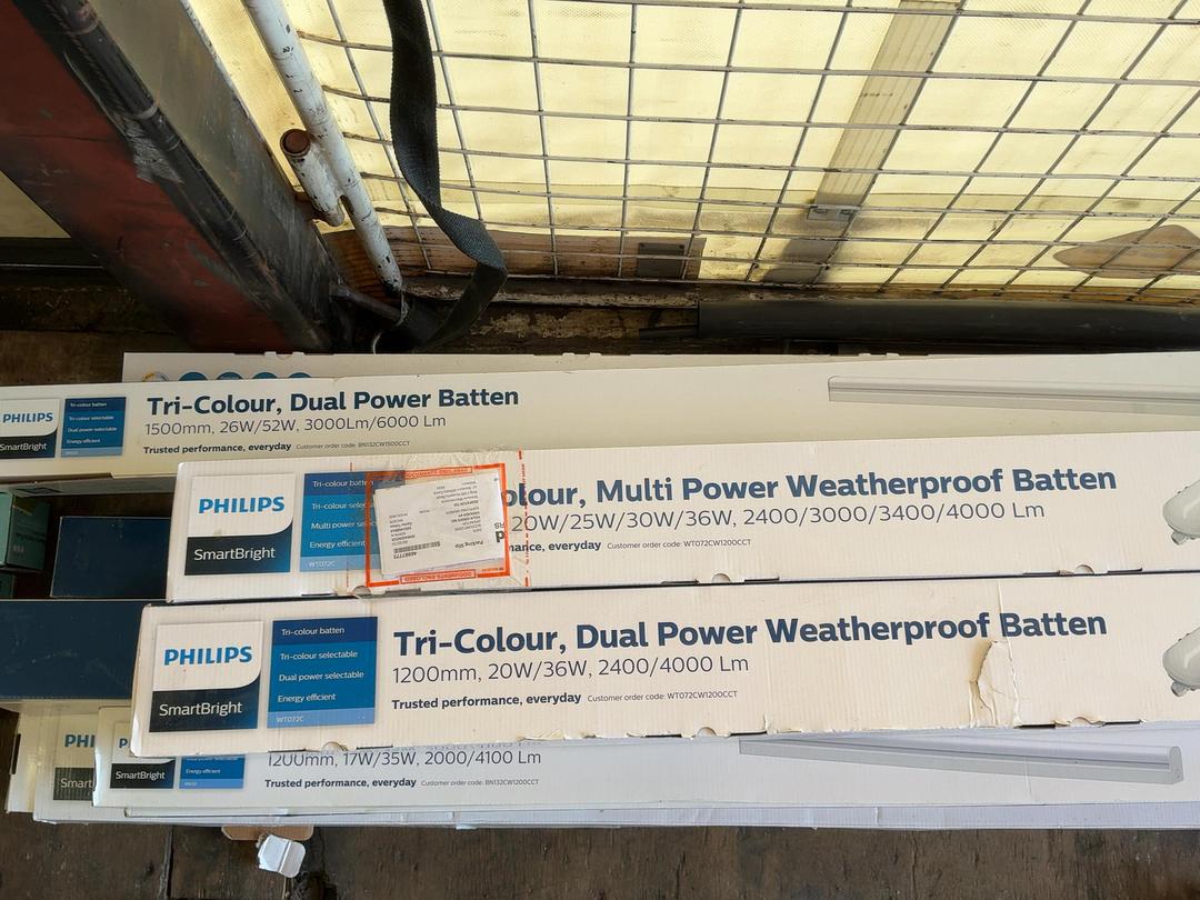 Photo '2' of Bulk lot of Philips Battens Photo '2' of Bulk lot of Philips Battens