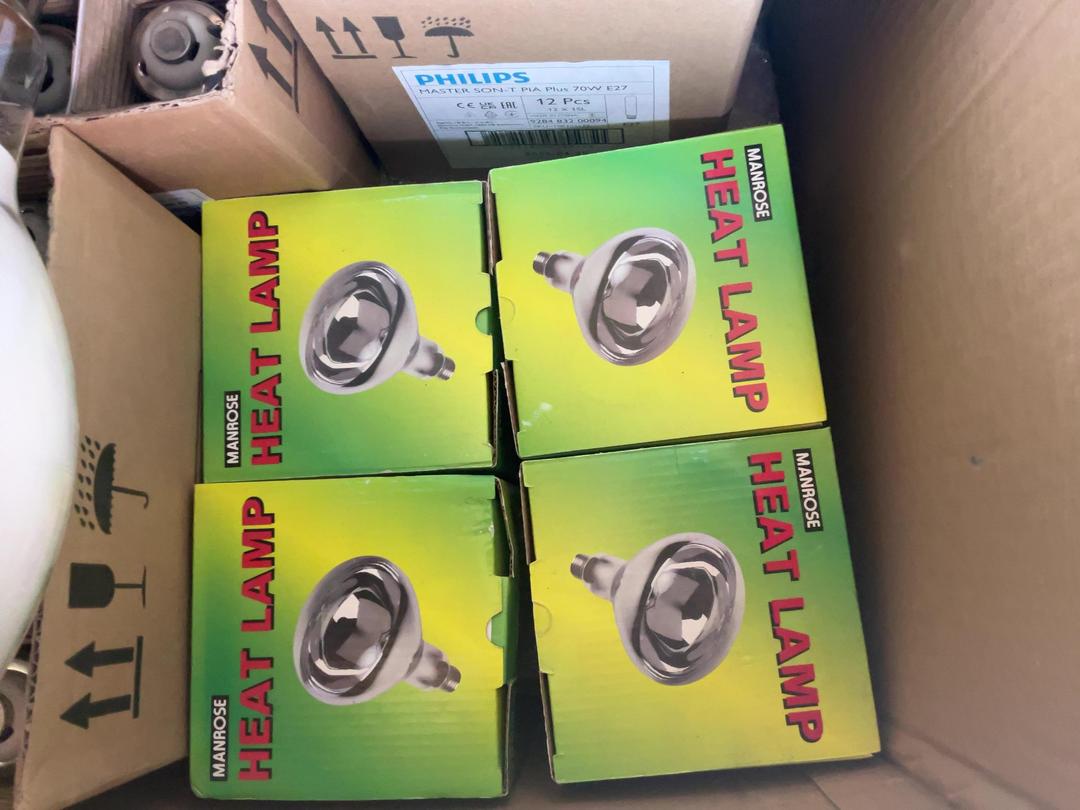 Photo '2' of Lightbulbs Mixed Bulk Lot Photo '2' of Lightbulbs Mixed Bulk Lot