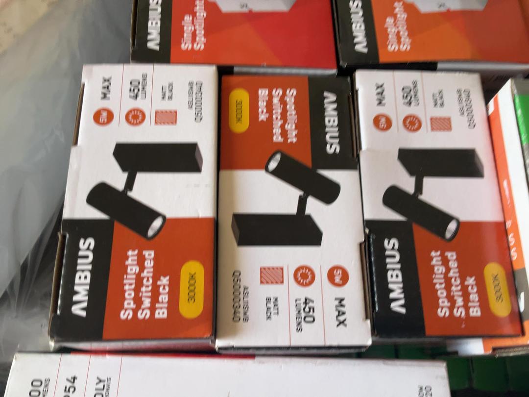Photo '3' of Lights Mixed Bulk Lot 1 Box Photo '3' of Lights Mixed Bulk Lot 1 Box