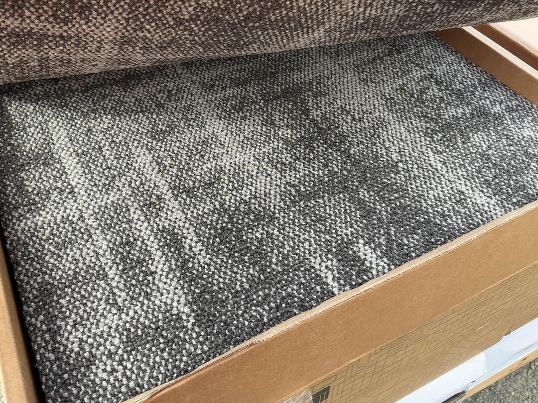 Photo '7' of Bulk lot of Carpet Squares & Tiles