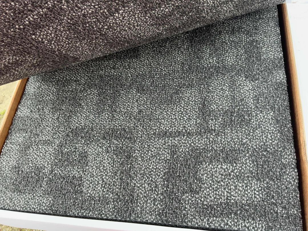 Photo '9' of Bulk lot of Carpet Squares & Tiles