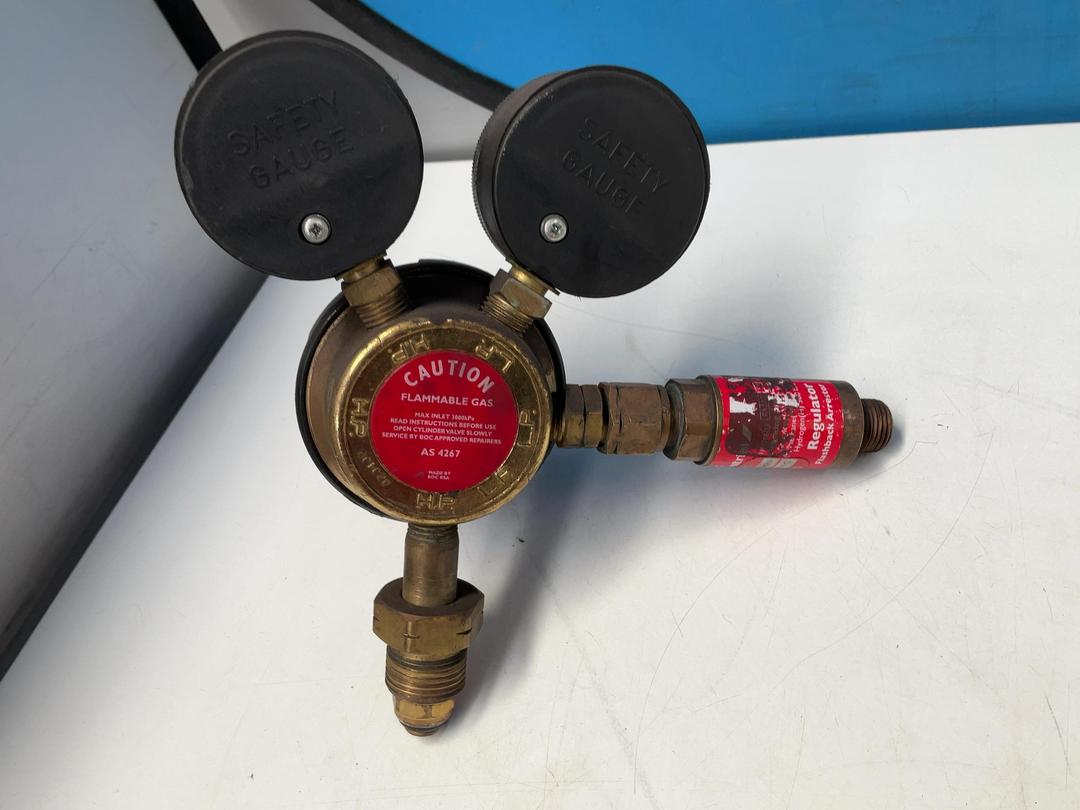 Photo '8' of 2x Gauges - 1x Oxygen BOC 8000 and 1x Acetylene BOC 8000 Photo '8' of 2x Gauges - 1x Oxygen BOC 8000 and 1x Acetylene BOC 8000