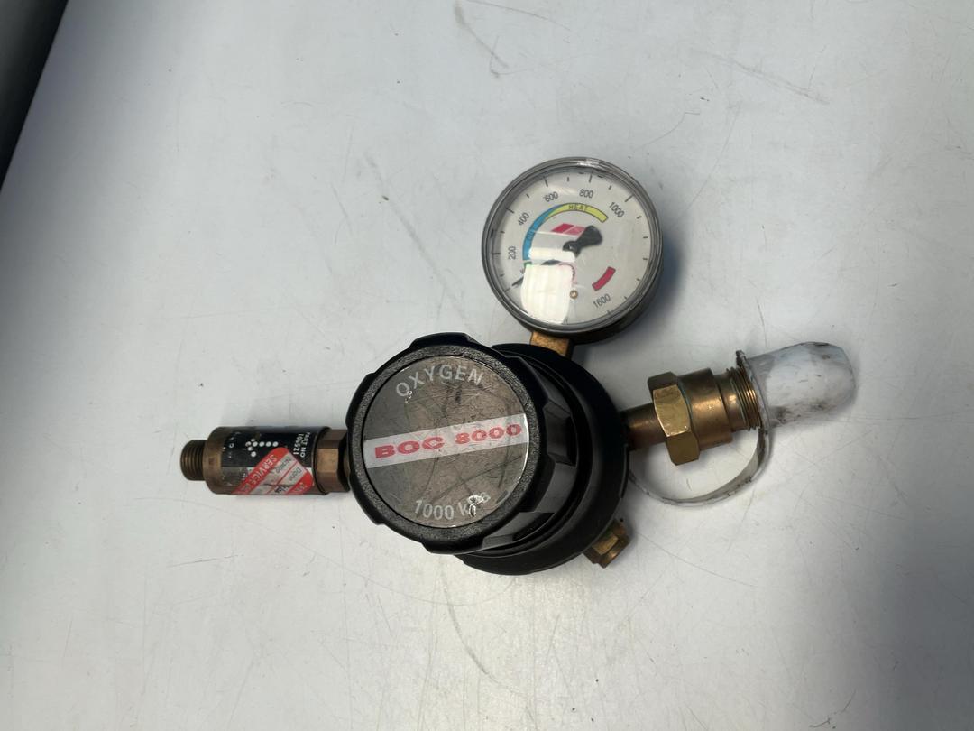 Photo '10' of 2x Gauges - 1x Oxygen BOC 8000 and 1x Acetylene BOC 8000 Photo '10' of 2x Gauges - 1x Oxygen BOC 8000 and 1x Acetylene BOC 8000