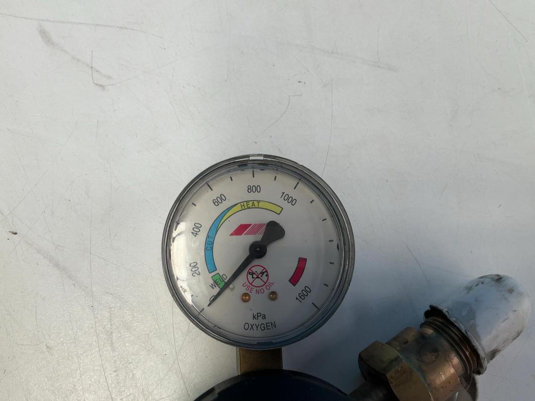 Photo '11' of 2x Gauges - 1x Oxygen BOC 8000 and 1x Acetylene BOC 8000 Photo '11' of 2x Gauges - 1x Oxygen BOC 8000 and 1x Acetylene BOC 8000