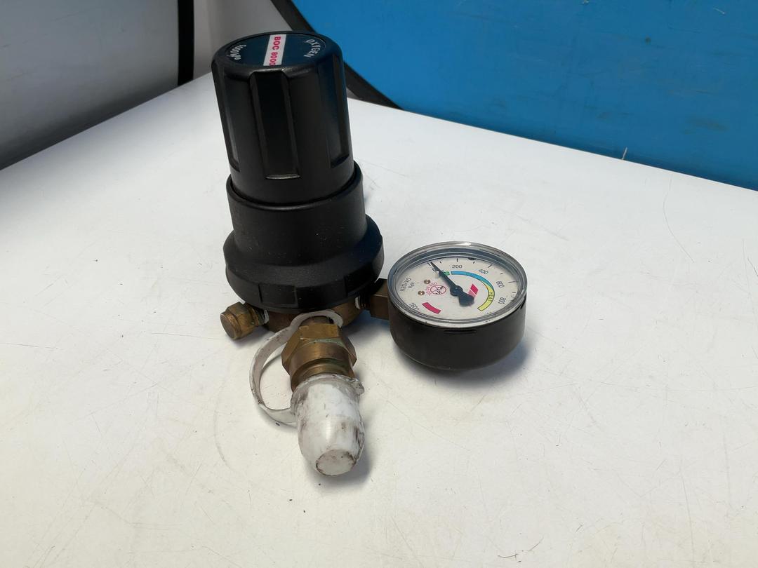 Photo '13' of 2x Gauges - 1x Oxygen BOC 8000 and 1x Acetylene BOC 8000 Photo '13' of 2x Gauges - 1x Oxygen BOC 8000 and 1x Acetylene BOC 8000