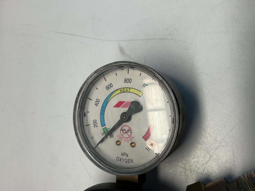 Photo '3' of 2x Gauges - 1x Oxygen BOC 8000 and 1x Acetylene BOC 8000 Photo '3' of 2x Gauges - 1x Oxygen BOC 8000 and 1x Acetylene BOC 8000