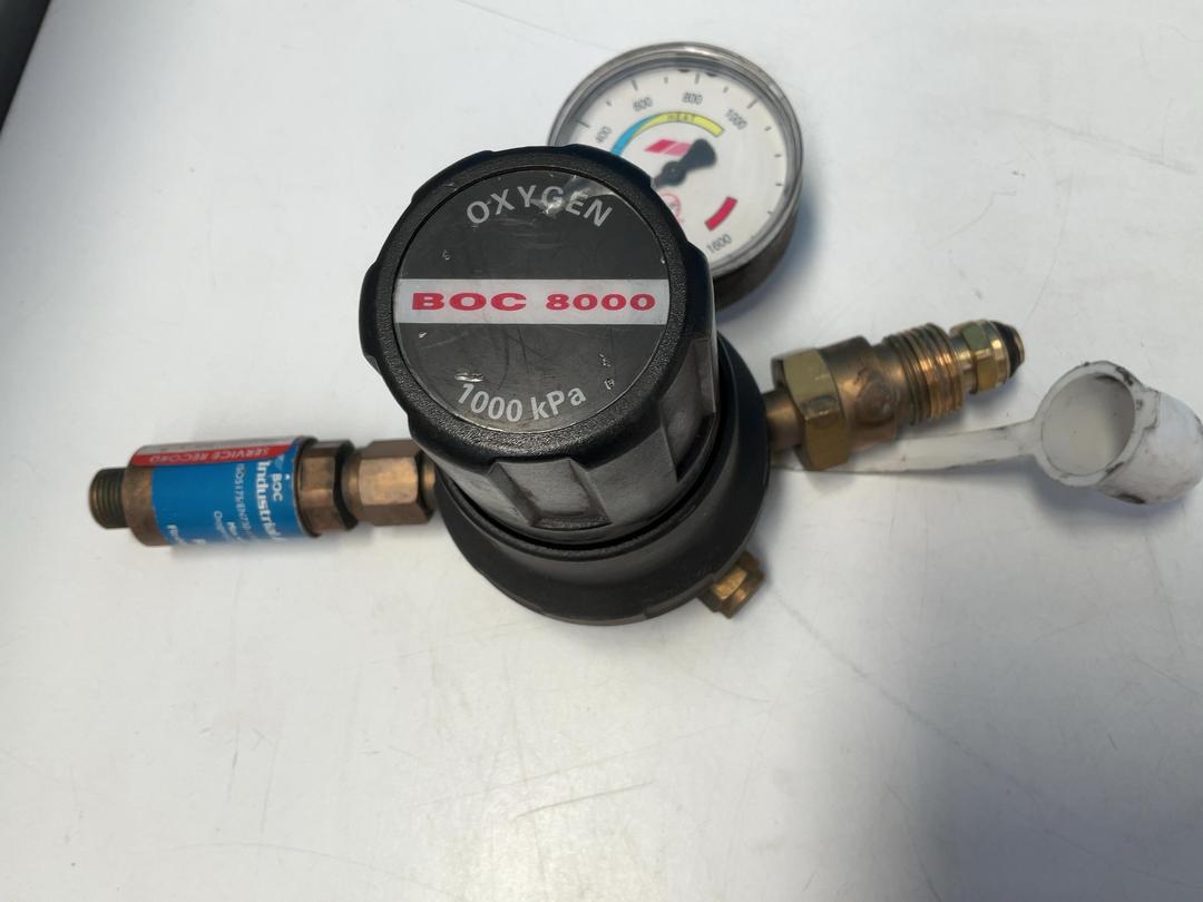 Photo '4' of 2x Gauges - 1x Oxygen BOC 8000 and 1x Acetylene BOC 8000 Photo '4' of 2x Gauges - 1x Oxygen BOC 8000 and 1x Acetylene BOC 8000