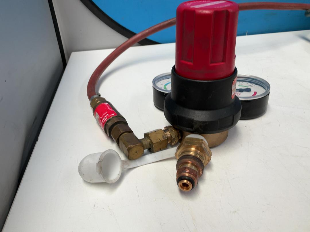 Photo '5' of 2x Gauges - 1x Oxygen 1x Acetylene and Hoses Photo '5' of 2x Gauges - 1x Oxygen 1x Acetylene and Hoses