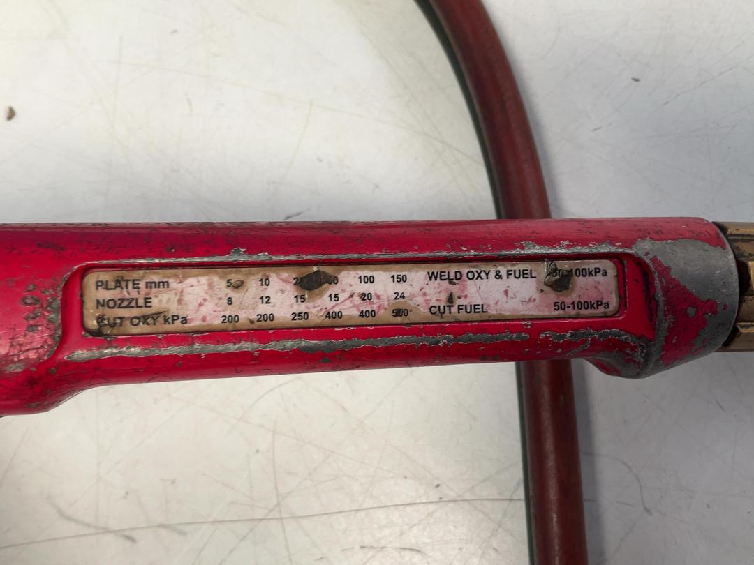 Photo '16' of 2x Gauges - 1x Oxygen 1x Acetylene and Hoses Photo '16' of 2x Gauges - 1x Oxygen 1x Acetylene and Hoses