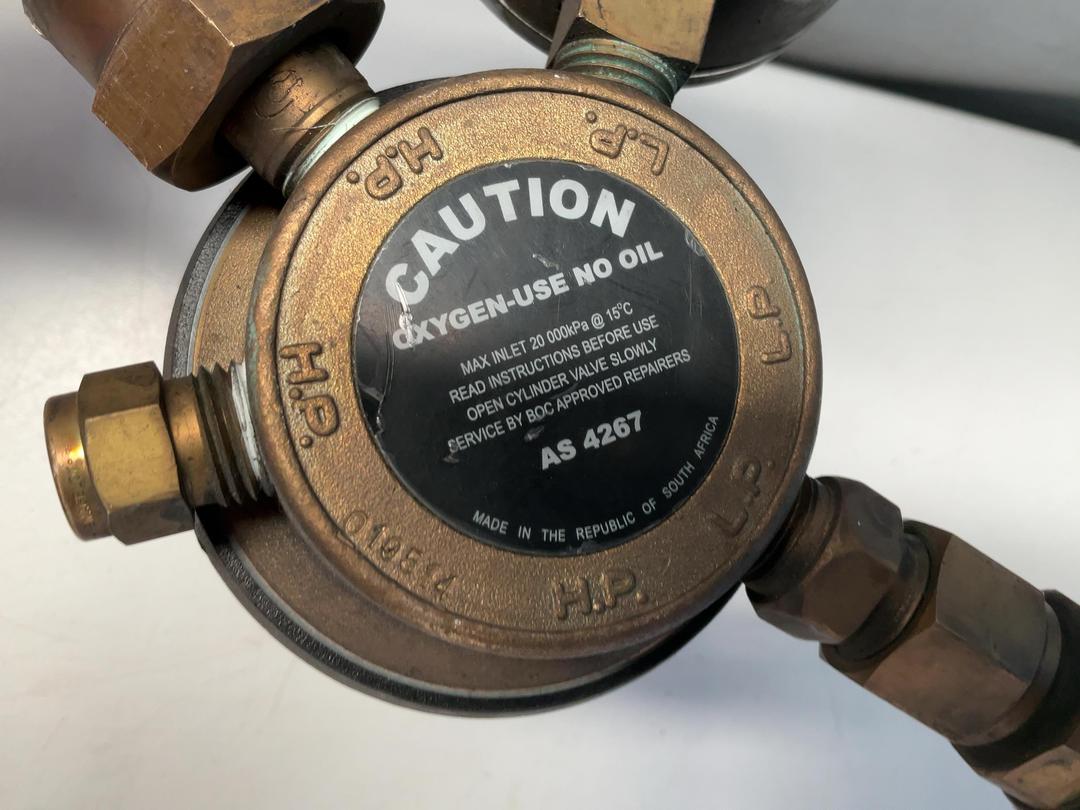 Photo '8' of 2x Gauges - 1x Oxygen 1x Acetylene and Hoses Photo '8' of 2x Gauges - 1x Oxygen 1x Acetylene and Hoses