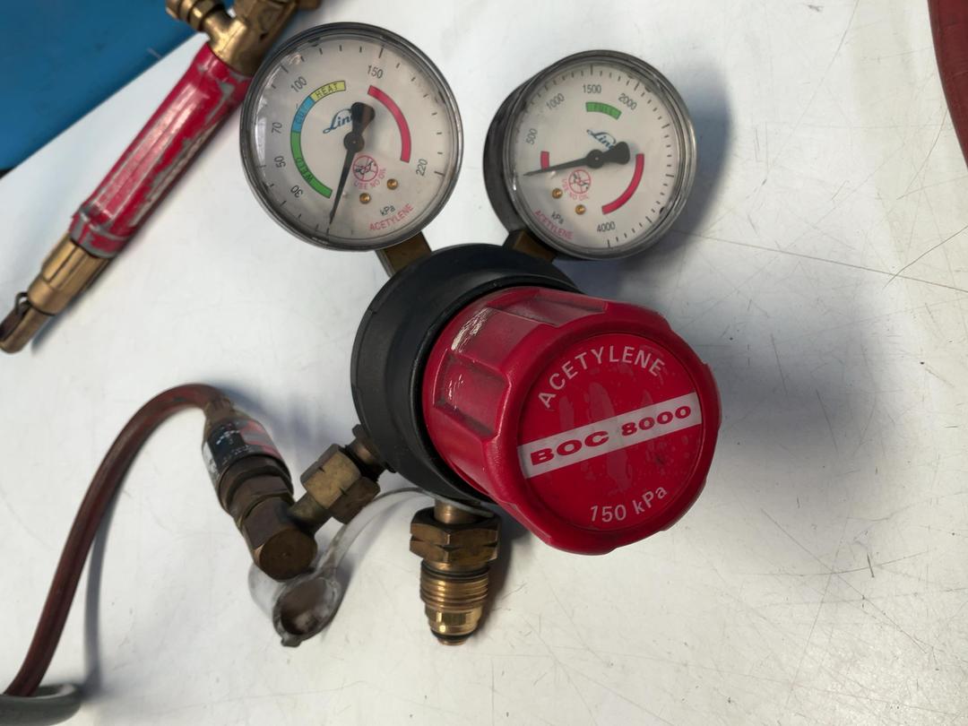 Photo '9' of 2x Gauges - 1x Oxygen 1x Acetylene and Hoses Photo '9' of 2x Gauges - 1x Oxygen 1x Acetylene and Hoses