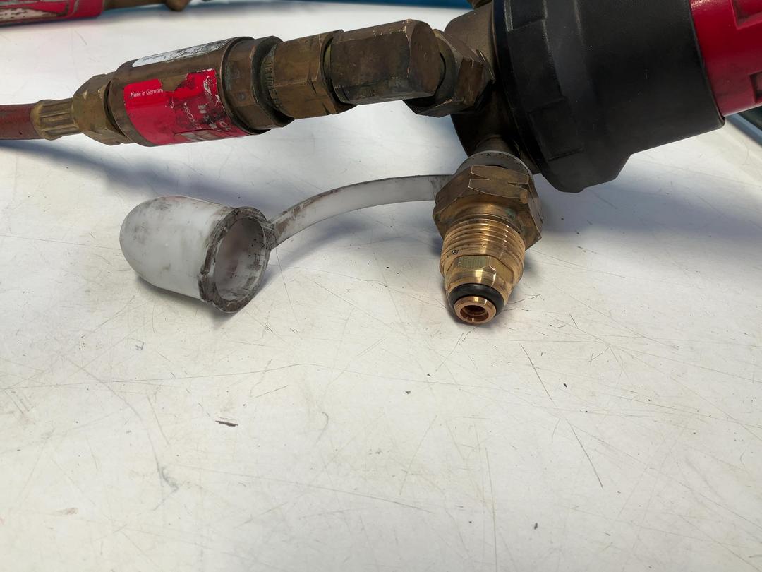 Photo '12' of 2x Gauges - 1x Oxygen 1x Acetylene and Hoses Photo '12' of 2x Gauges - 1x Oxygen 1x Acetylene and Hoses