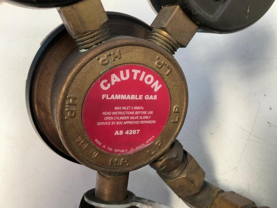 Photo '16' of 2x Gauges - 1x Oxygen 1x Acetylene and Hoses Photo '16' of 2x Gauges - 1x Oxygen 1x Acetylene and Hoses