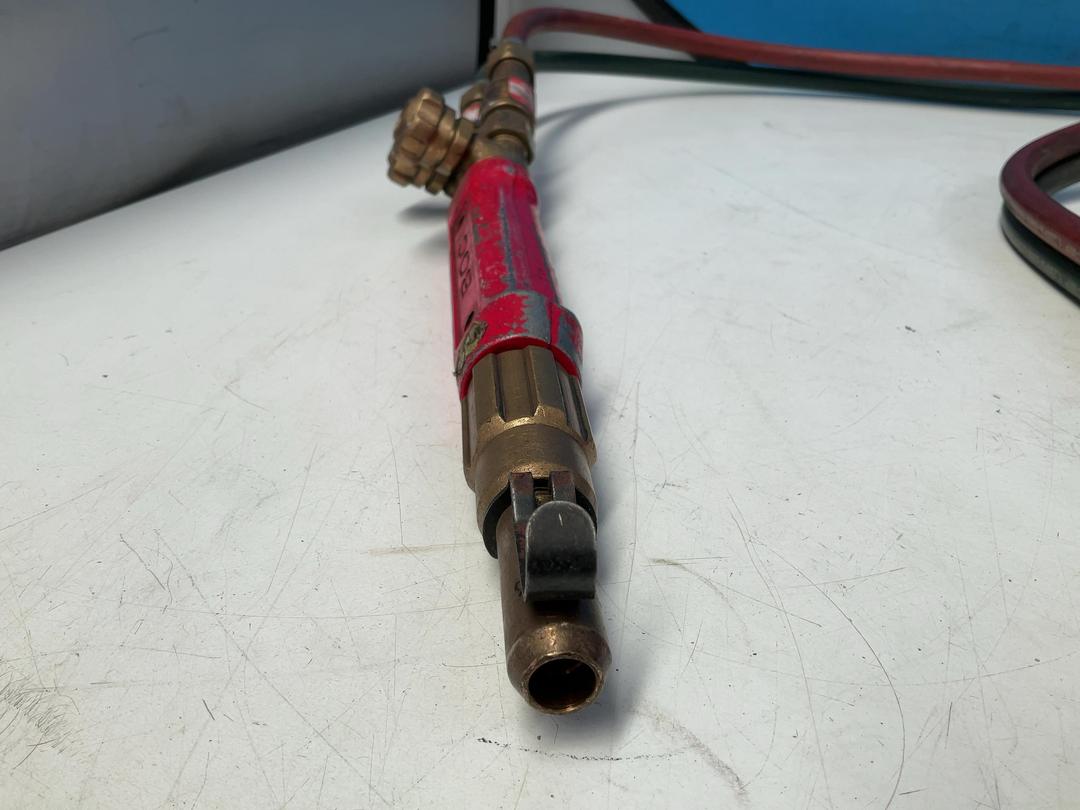 Photo '19' of 2x Gauges - 1x Oxygen 1x Acetylene and Hoses Photo '19' of 2x Gauges - 1x Oxygen 1x Acetylene and Hoses