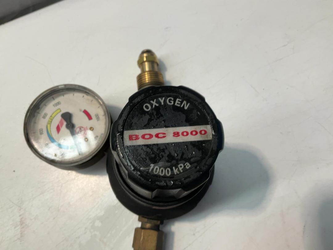 Photo '4' of 2x Gauges - 1x Oxygen and 1x Acetylene and Hoses Photo '4' of 2x Gauges - 1x Oxygen and 1x Acetylene and Hoses