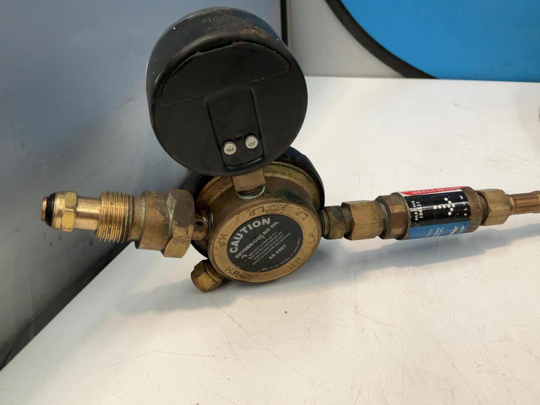 Photo '6' of 2x Gauges - 1x Oxygen and 1x Acetylene and Hoses Photo '6' of 2x Gauges - 1x Oxygen and 1x Acetylene and Hoses