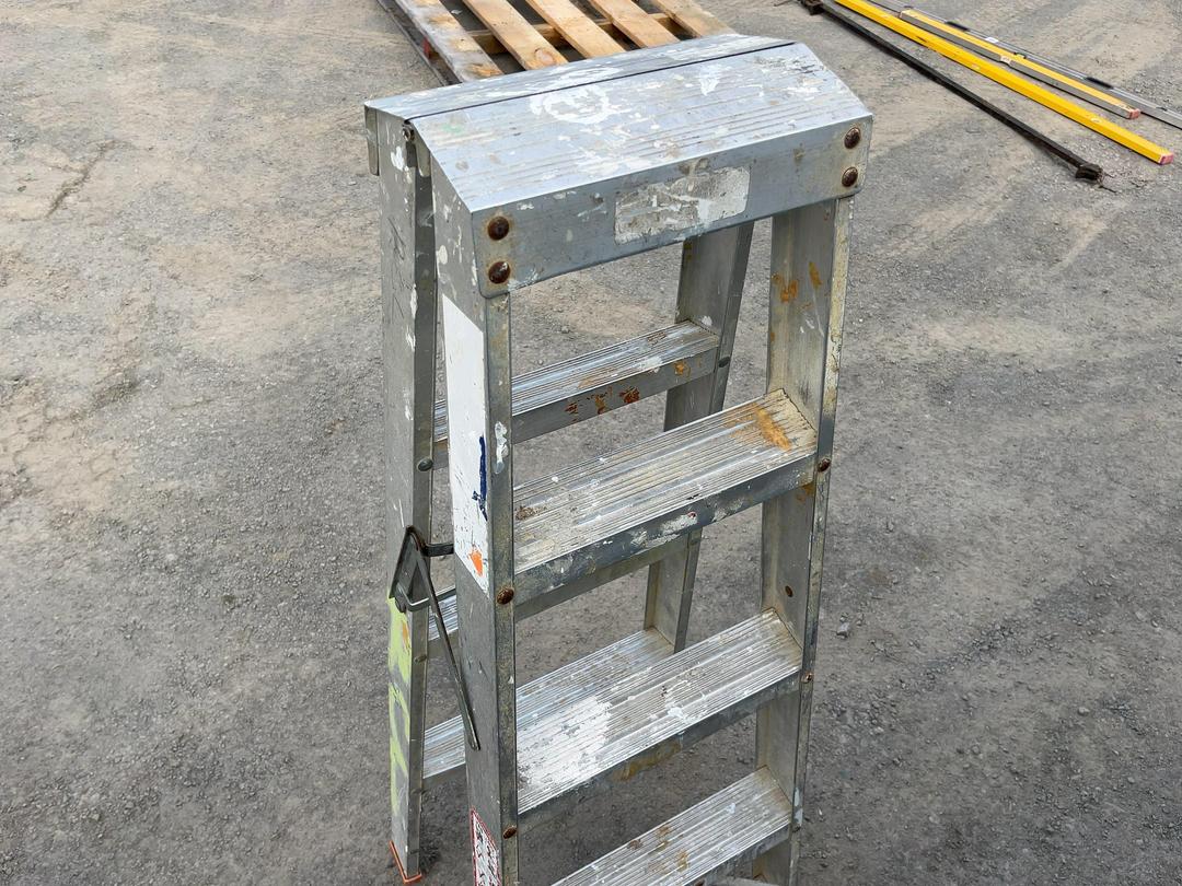Photo '2' of Step Ladder 2 Photo '2' of Step Ladder 2
