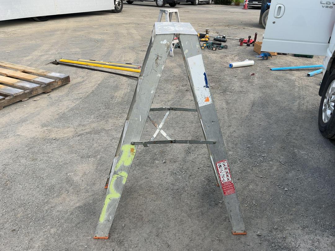 Photo '3' of Step Ladder 2 Photo '3' of Step Ladder 2