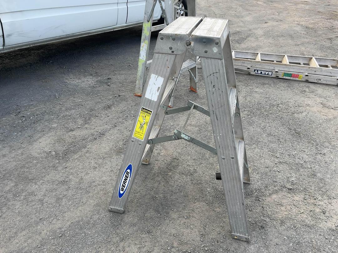 Photo '4' of Step Ladder 1 Photo '4' of Step Ladder 1