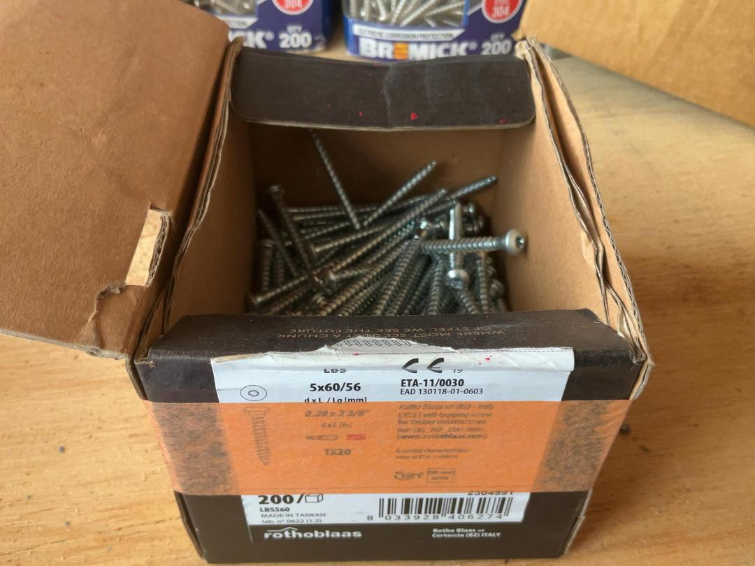 Photo '8' of Selection of screws and bolts Photo '8' of Selection of screws and bolts