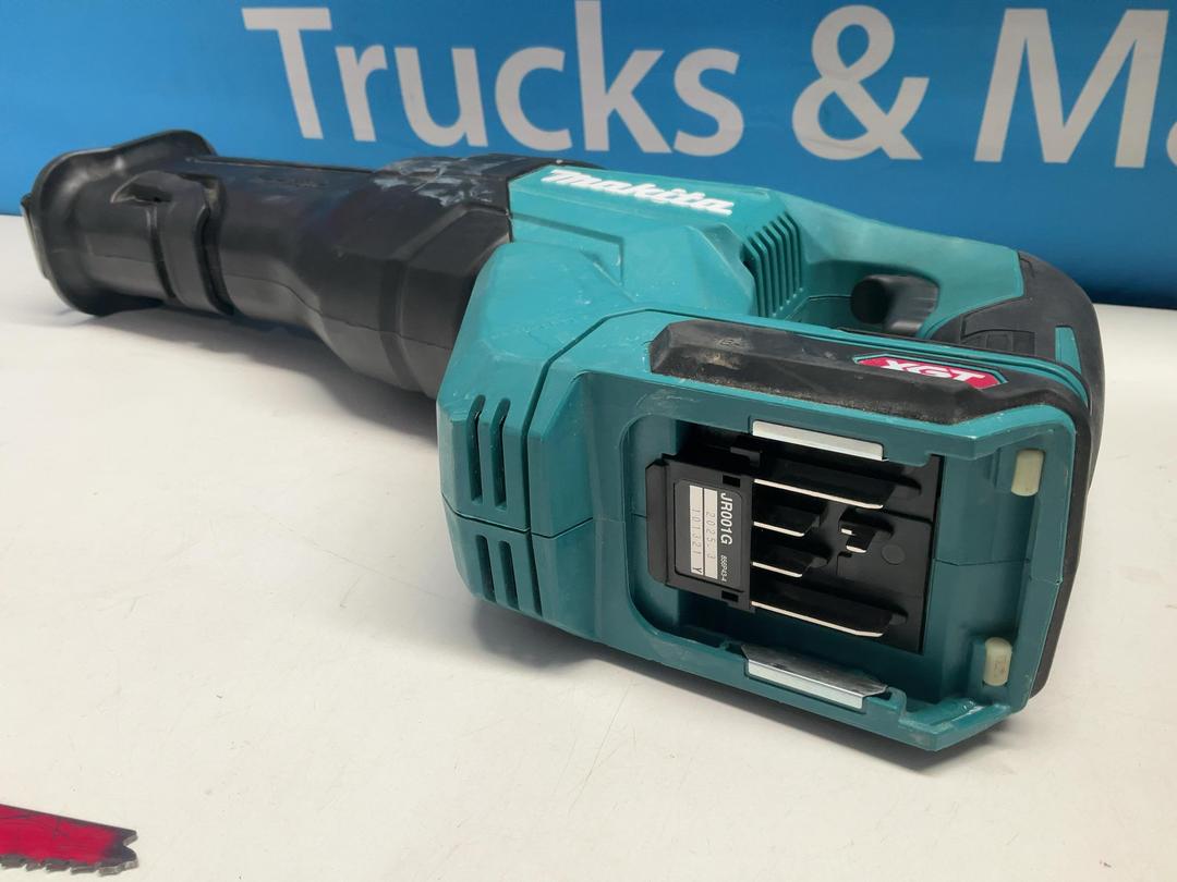 Photo '3' of Makita - 40V Max XGT Cordless Reciprocating Saw (Skin Only) Photo '3' of Makita - 40V Max XGT Cordless Reciprocating Saw (Skin Only)