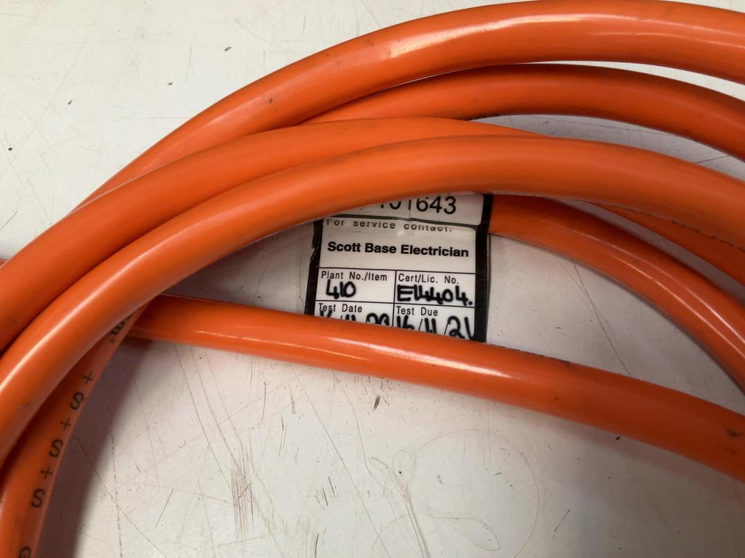 Photo '6' of Lincoln electric invertec welder Photo '6' of Lincoln electric invertec welder