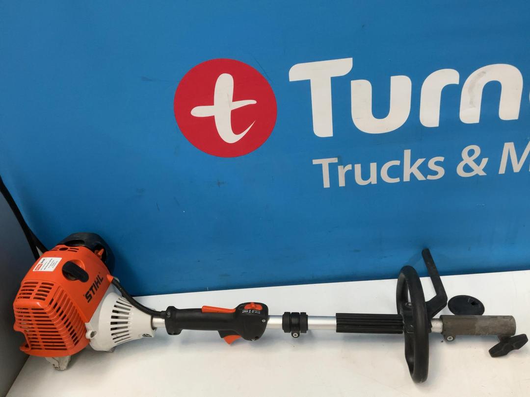 Photo '2' of Stihl KM 130 R-Z CombiEngine with Sweeper Attachment Photo '2' of Stihl KM 130 R-Z CombiEngine with Sweeper Attachment