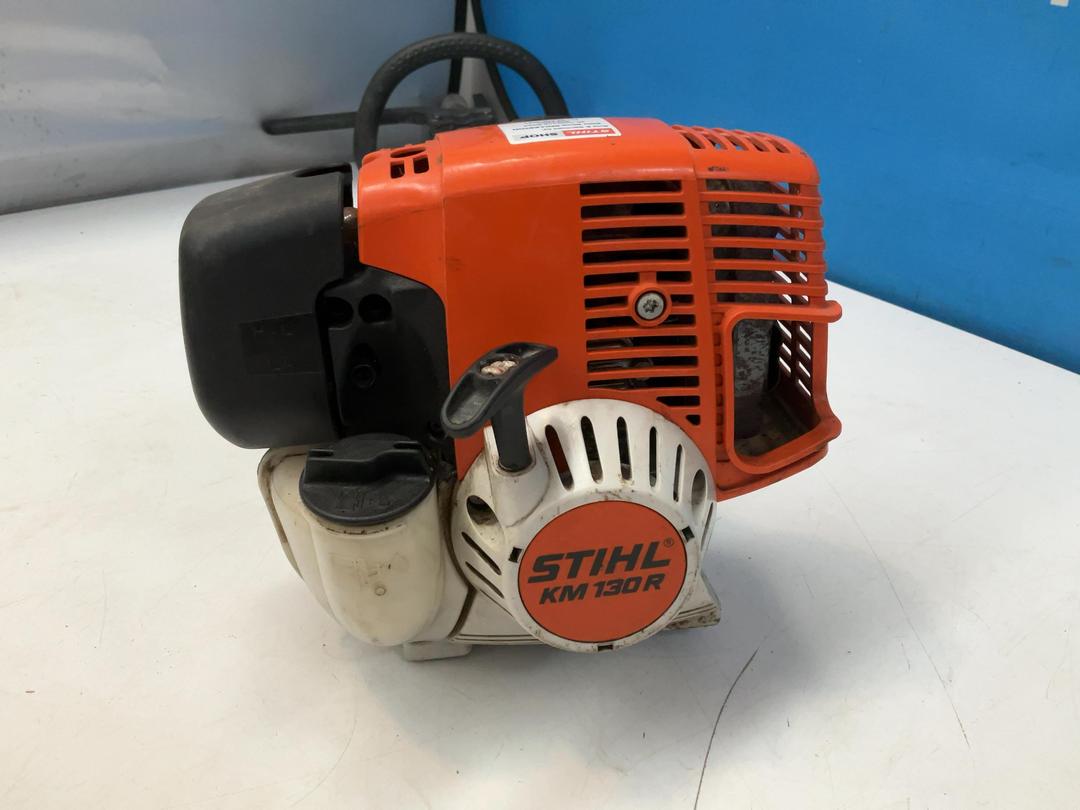 Photo '6' of Stihl KM 130 R-Z CombiEngine with Sweeper Attachment Photo '6' of Stihl KM 130 R-Z CombiEngine with Sweeper Attachment