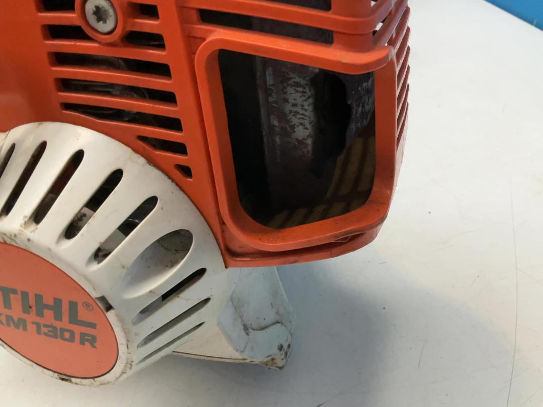 Photo '7' of Stihl KM 130 R-Z CombiEngine with Sweeper Attachment Photo '7' of Stihl KM 130 R-Z CombiEngine with Sweeper Attachment