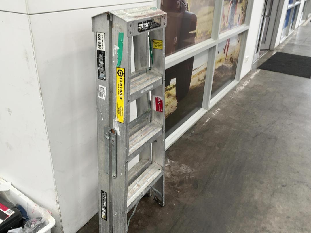Photo '7' of Ladder Photo '7' of Ladder