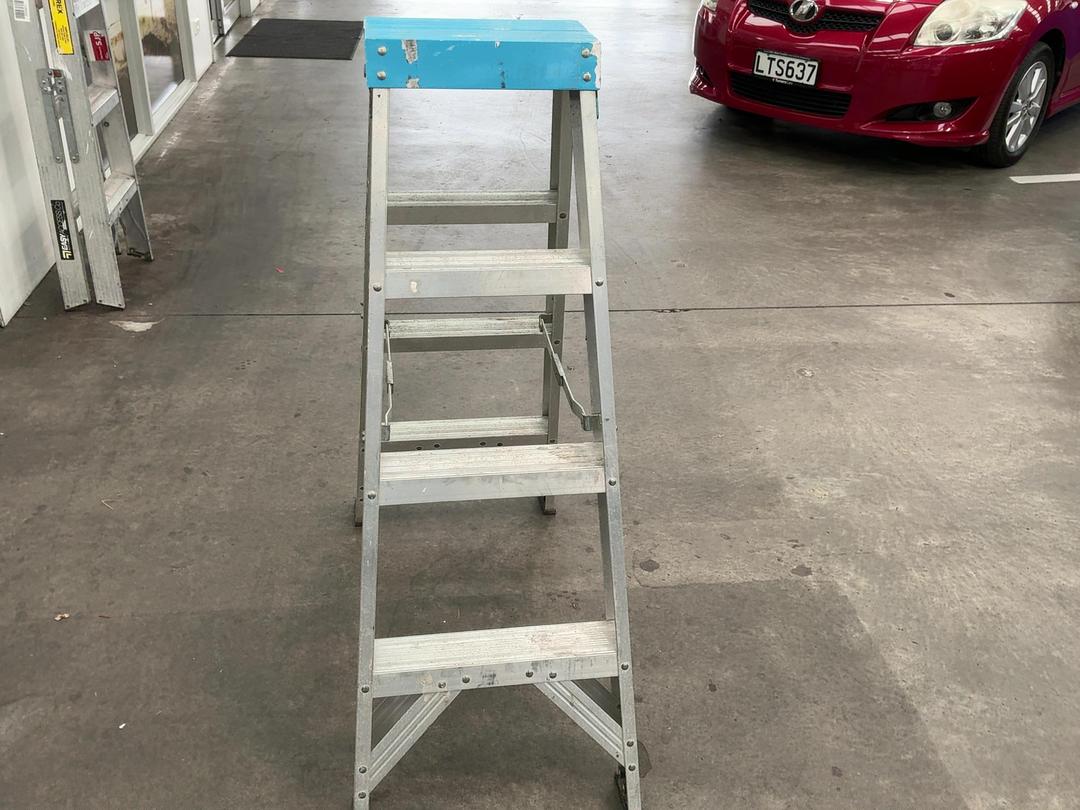 Photo '2' of Ladder Photo '2' of Ladder