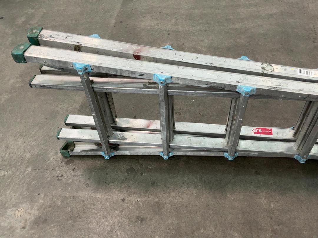 Photo '5' of Telescopic Articulated Platform Ladder Photo '5' of Telescopic Articulated Platform Ladder