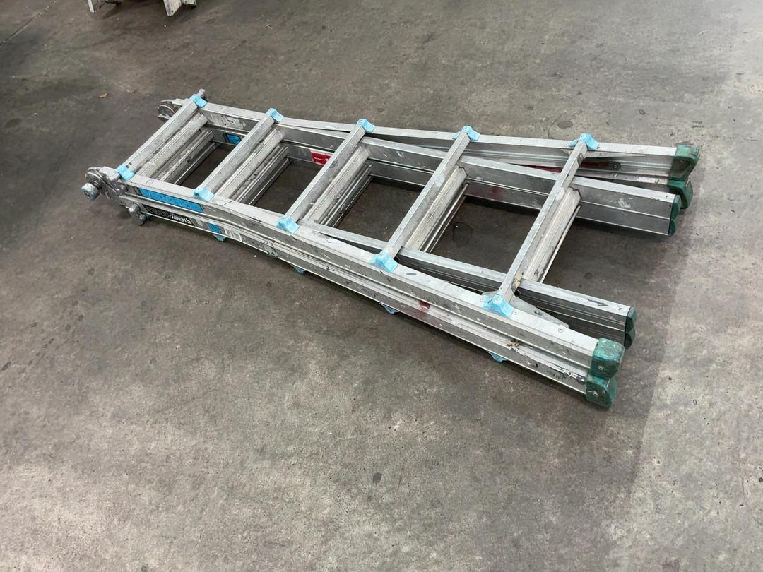 Photo '7' of Telescopic Articulated Platform Ladder Photo '7' of Telescopic Articulated Platform Ladder