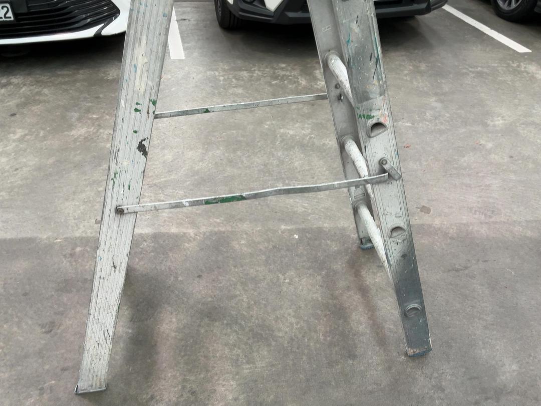 Photo '5' of Ladder