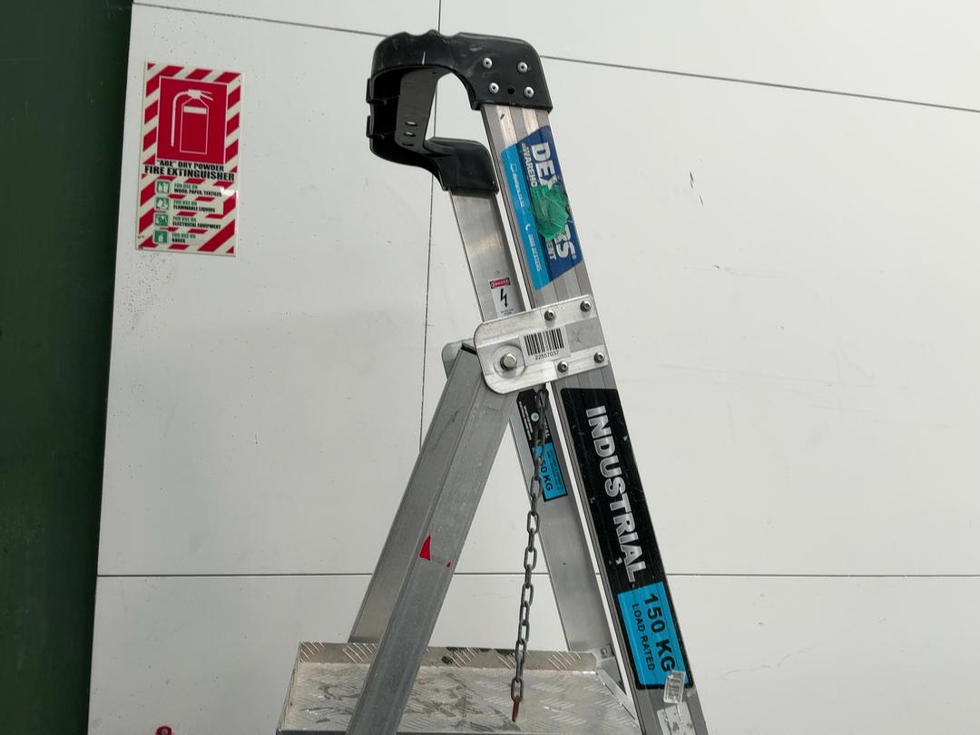 Photo '3' of Industrial Ladder Photo '3' of Industrial Ladder