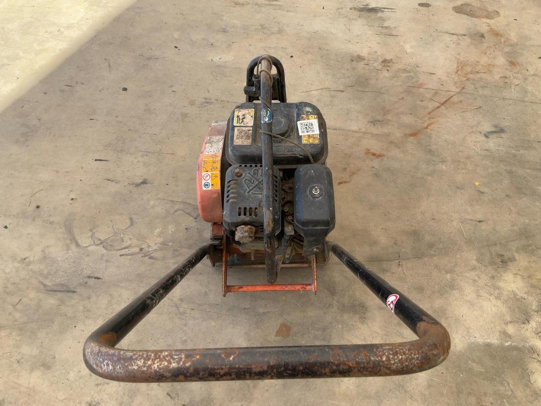 Photo '4' of Mikasa Plate Compactor