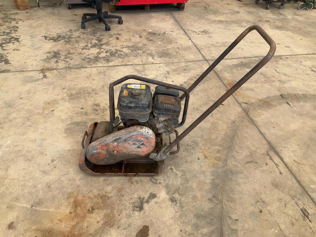 Photo '3' of Mikasa Plate Compactor