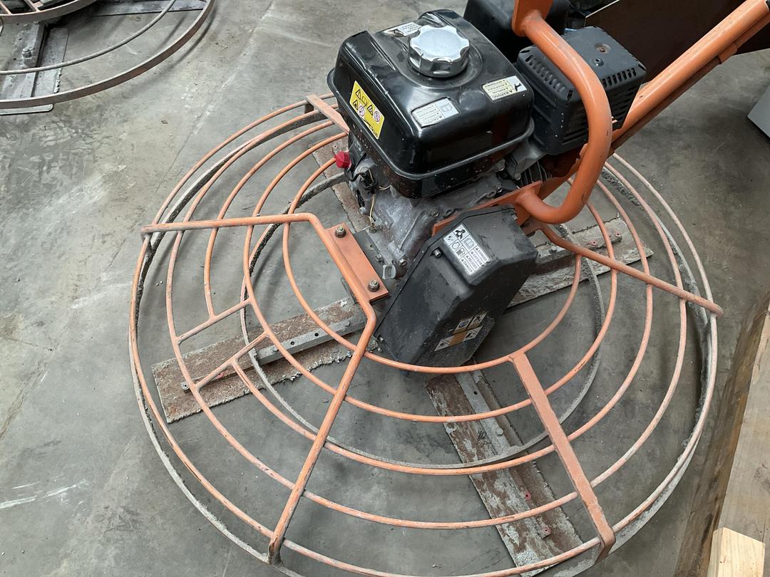 Photo '3' of Raptor Walk behind Trowel Kelly float