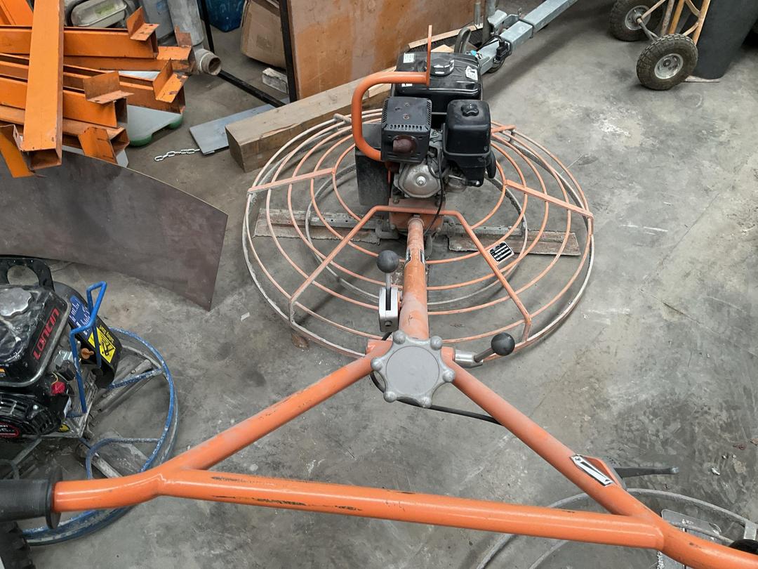 Photo '7' of Raptor Walk behind Trowel Kelly float