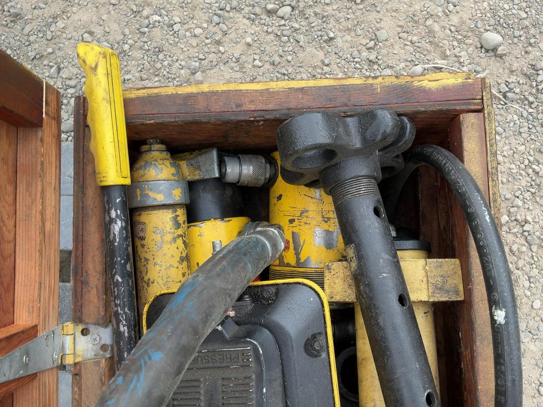 Photo '2' of Enerpak Hydraulic Kit Photo '2' of Enerpak Hydraulic Kit