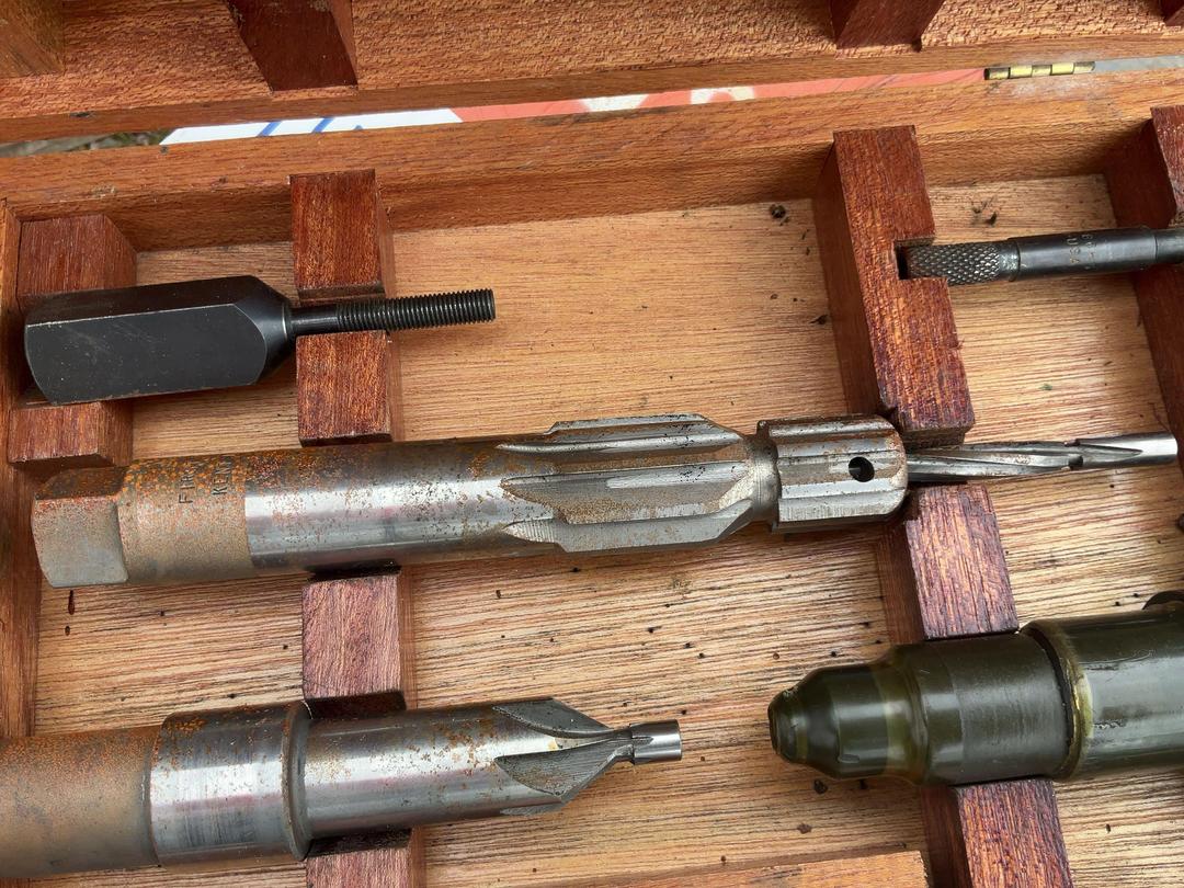 Photo '6' of injector tube service tool