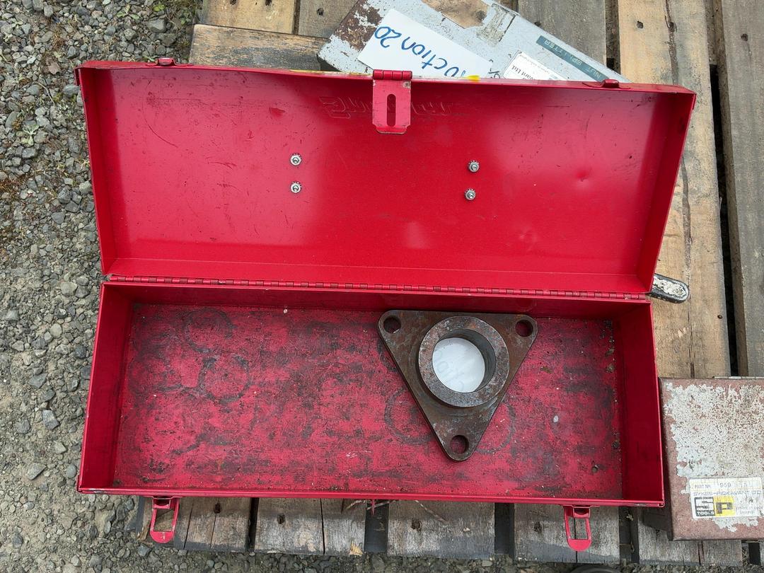 Photo '5' of Square Port Gauge Photo '5' of Square Port Gauge