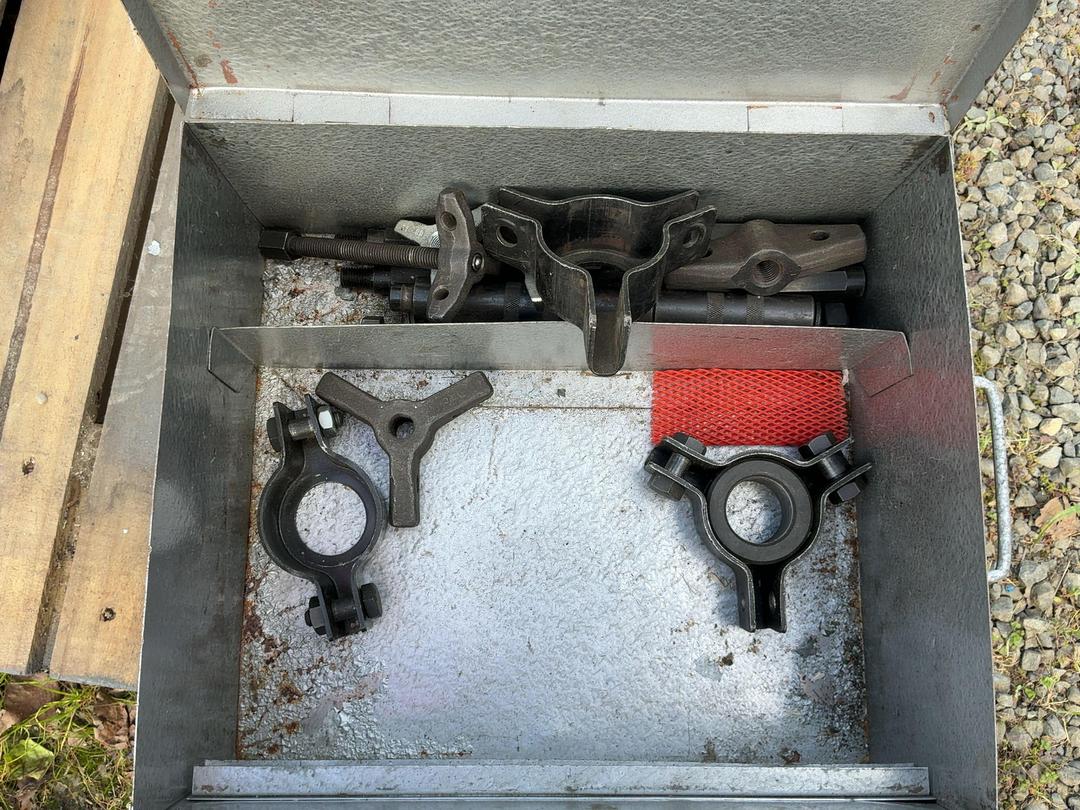 Photo '2' of Stud Puller Kit Photo '2' of Stud Puller Kit
