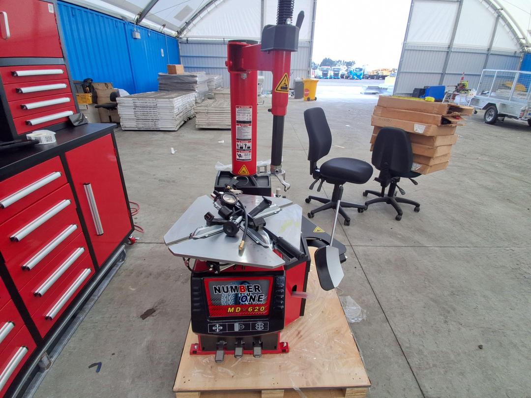 Photo '2' of Commercial Car Tyre Changer *NEW*
