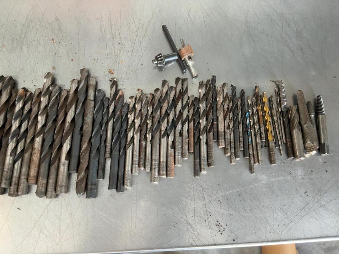 Photo '4' of Box of Random Drill Bits