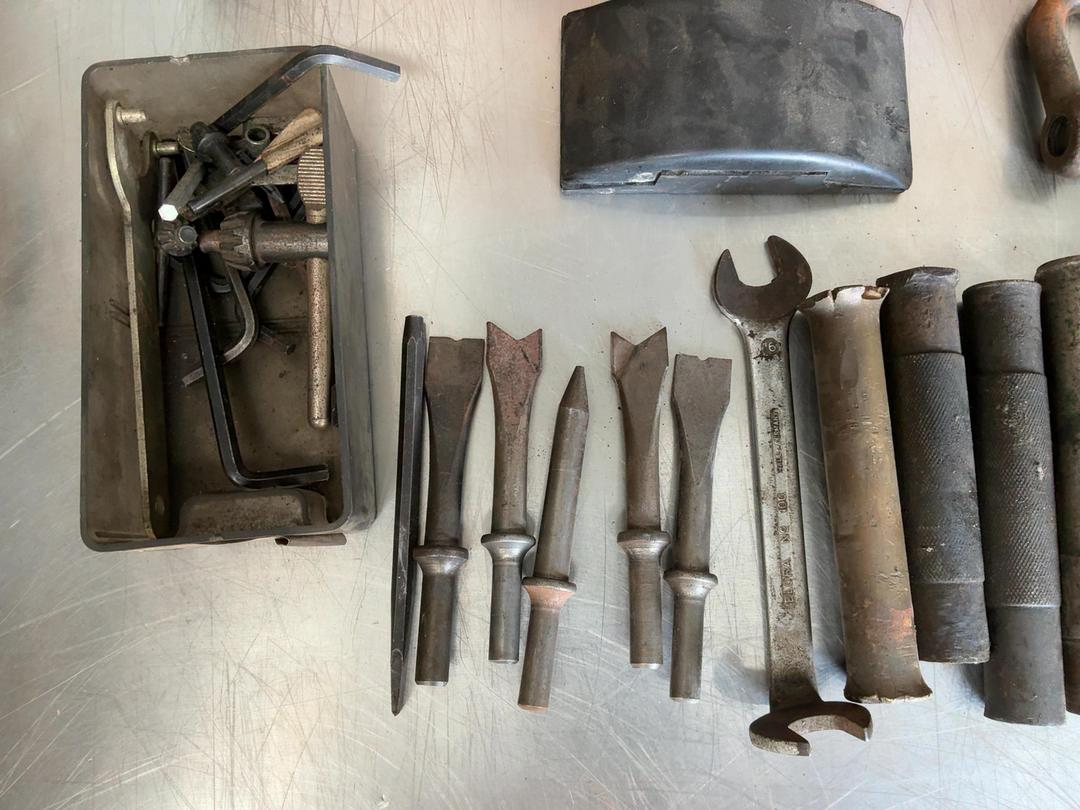 Photo '2' of Box of assorted hand punches or pins